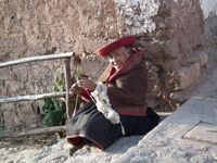 Heiliges Tal, Person auf Treppe, rundreise peru 2 wochen