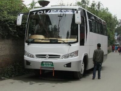wir haben unseren eigenen klimatisierten Djoser Bus 
